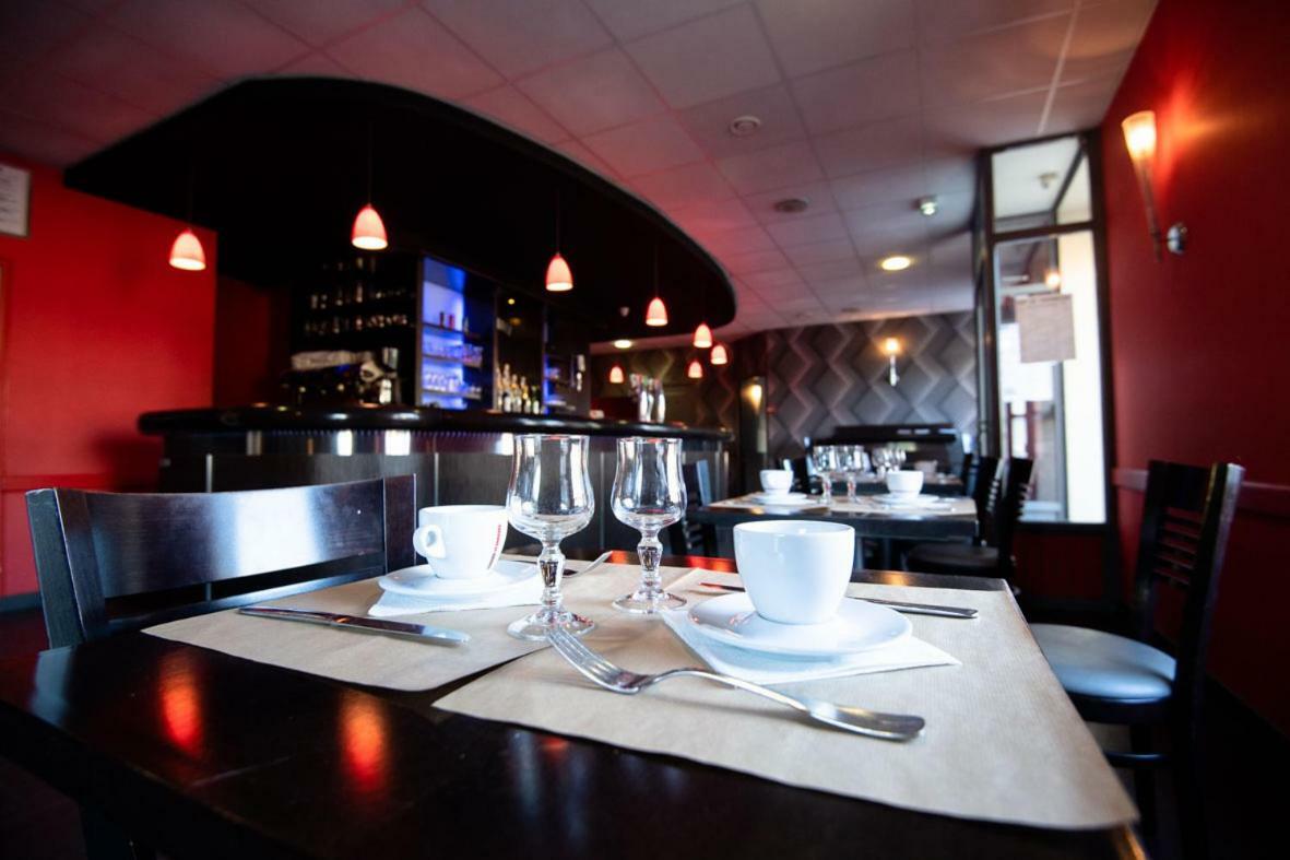 Hotel L'Esperance Vitre מראה חיצוני תמונה